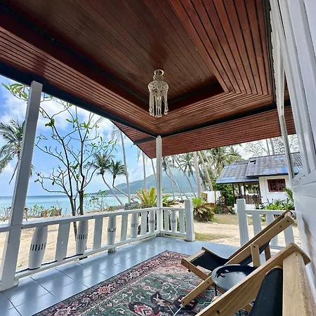 Beachfront House In Chaloklum Mae Haad Exterior photo