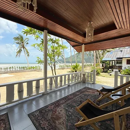 Beachfront House In Chaloklum Mae Haad Exterior photo