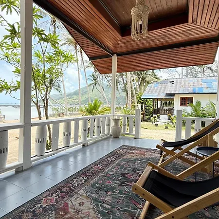 Beachfront House In Chaloklum Mae Haad Exterior photo