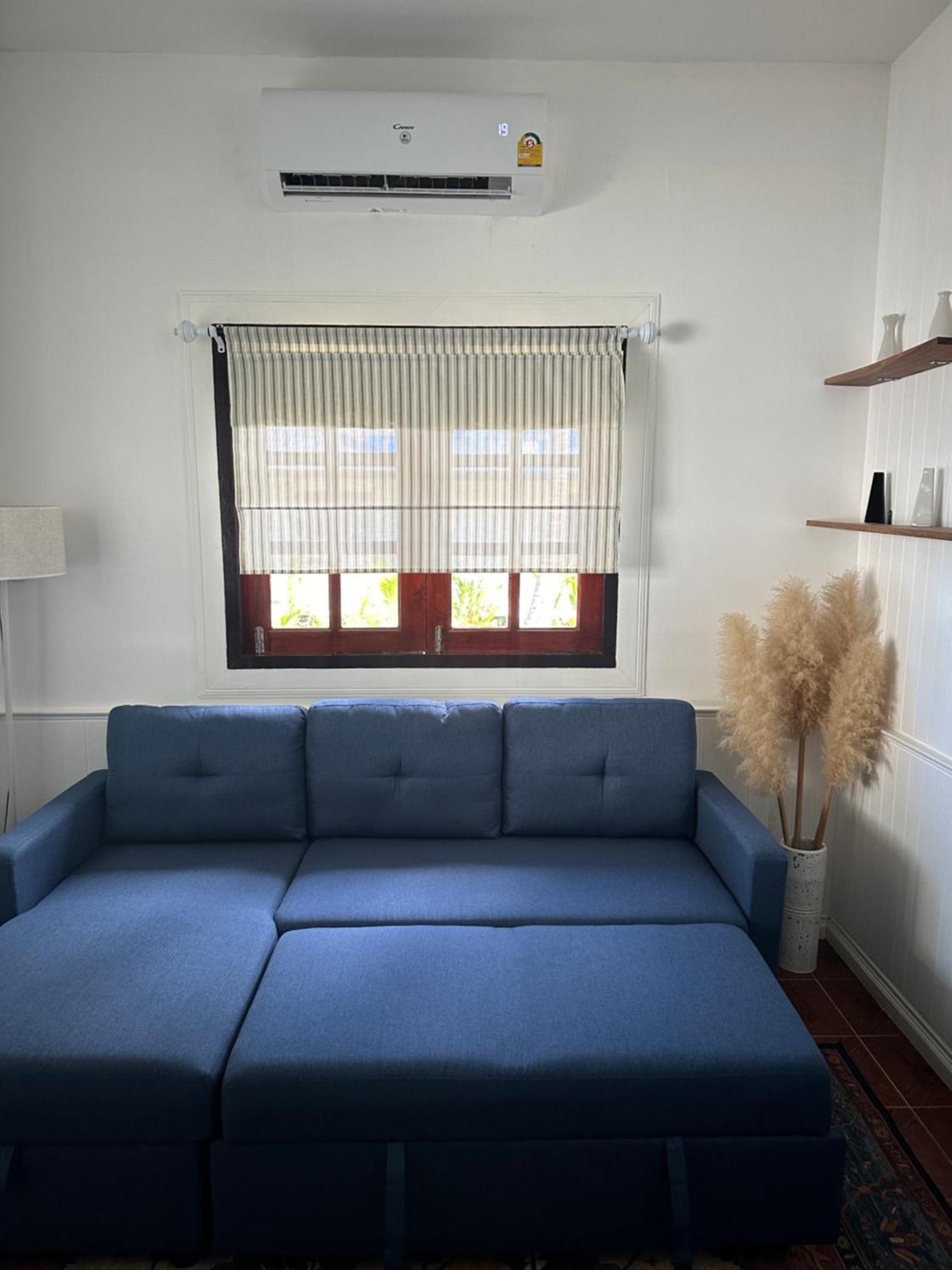 Beachfront House In Chaloklum Holiday home Mae Haad
