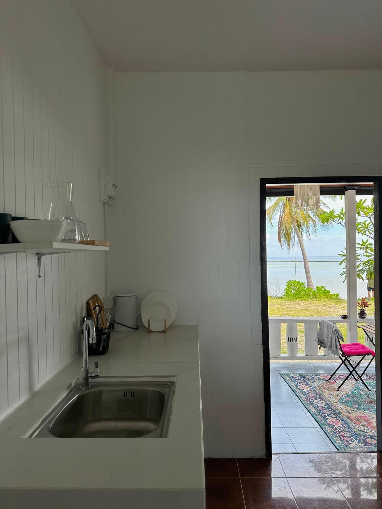 Beachfront House In Chaloklum Holiday home